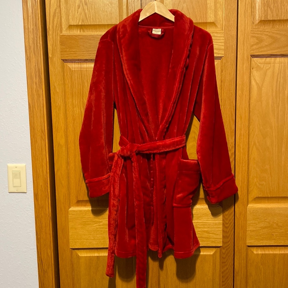 Soma bright red fluffy soft robe size small/medium. Like new condition